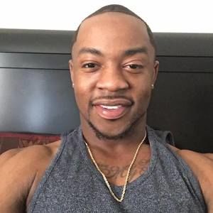 Meet your Posher, Devonte